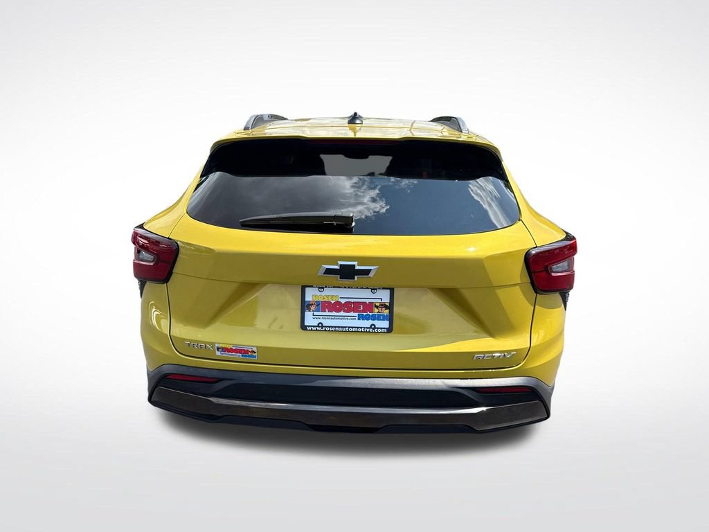 Used 2024 Chevrolet Trax ACTIV w/ Sunroof Package FWD image 4