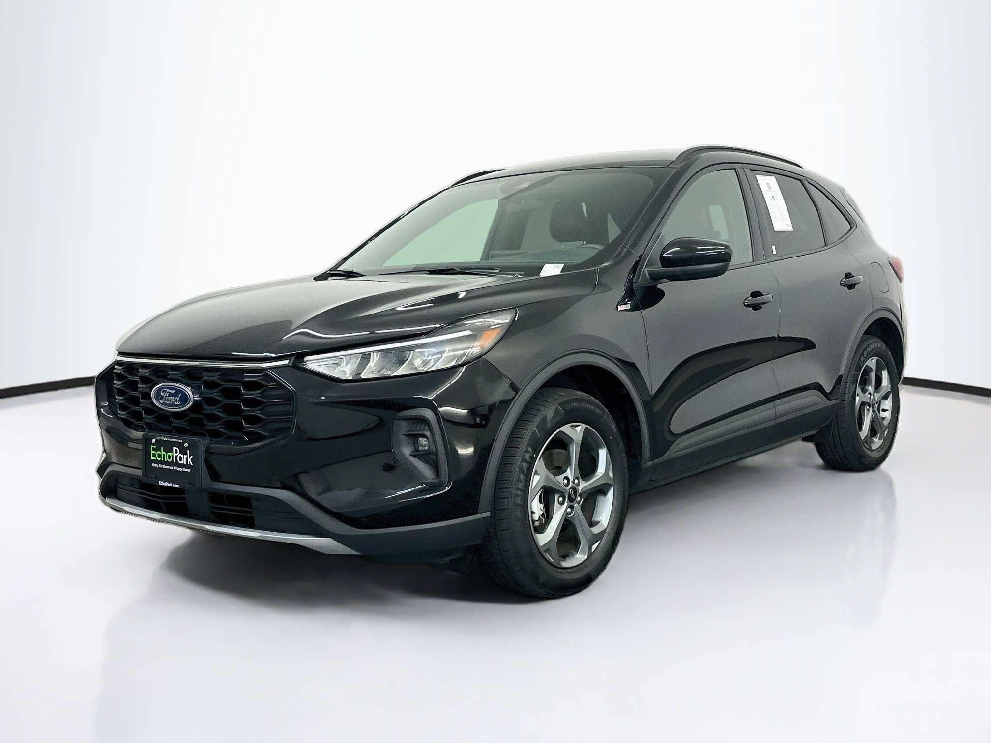 Used 2025 Ford Escape ST-Line Select AWD/4WD image 3