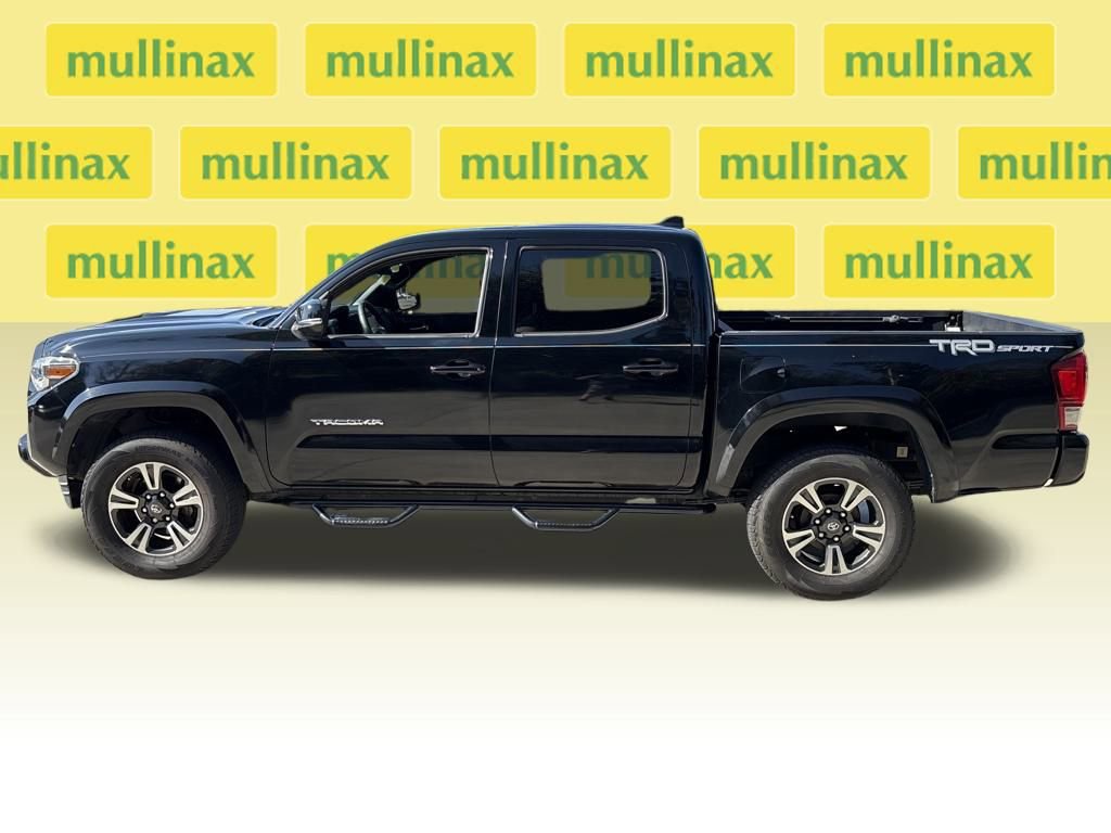 Used 2016 Toyota Tacoma TRD Sport image 10