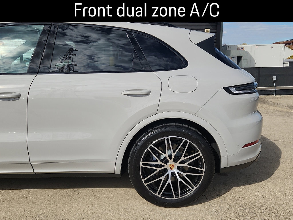 Certified 2025 Porsche Cayenne E-Hybrid AWD/4WD image 7
