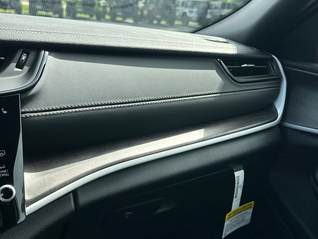 New 2027 Jeep Grand Cherokee Altitude AWD/4WD image 23