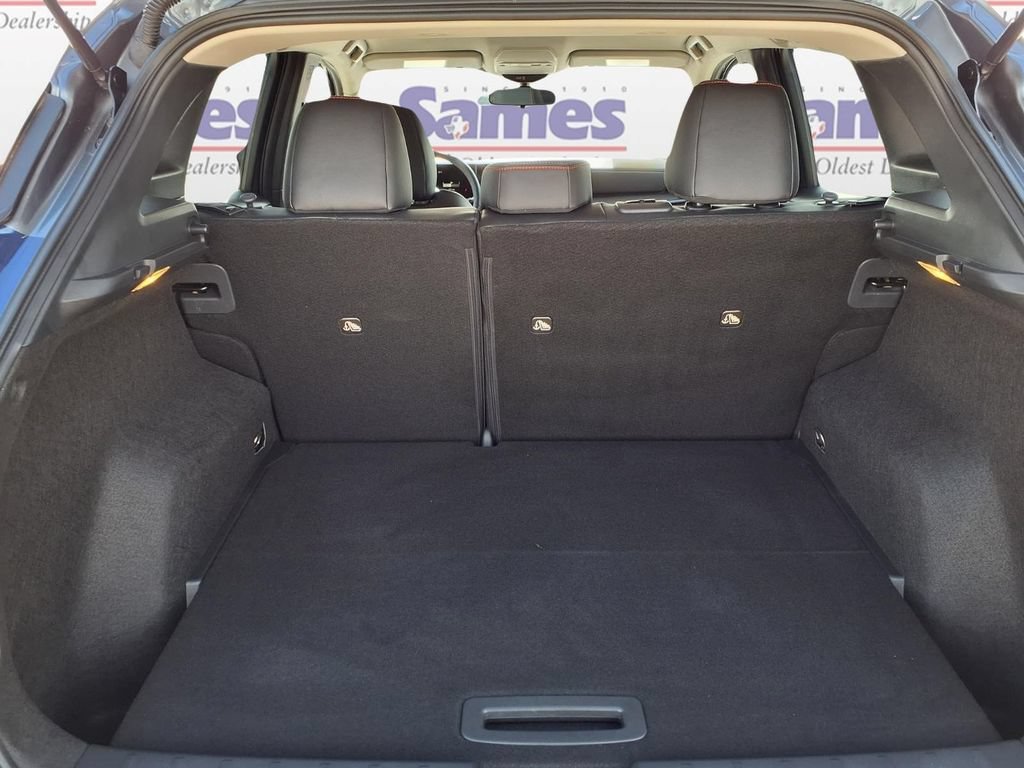 Used 2025 Nissan Kicks SR FWD image 10