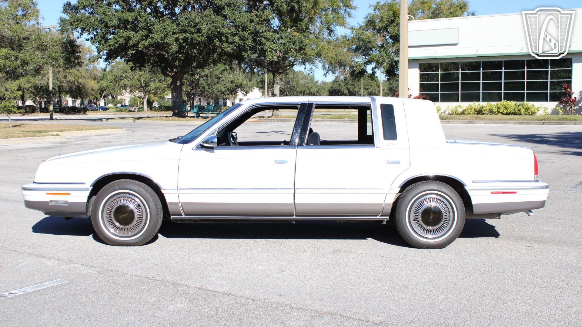 Used 1993 Chrysler New Yorker Fifth Avenue FWD image 18