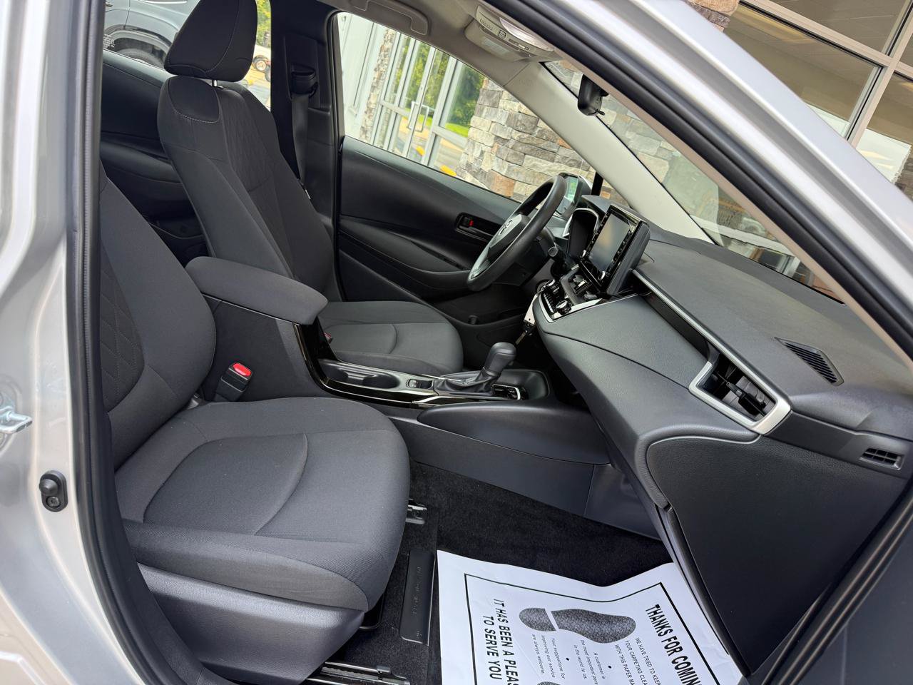Used 2022 Toyota Corolla LE FWD image 15