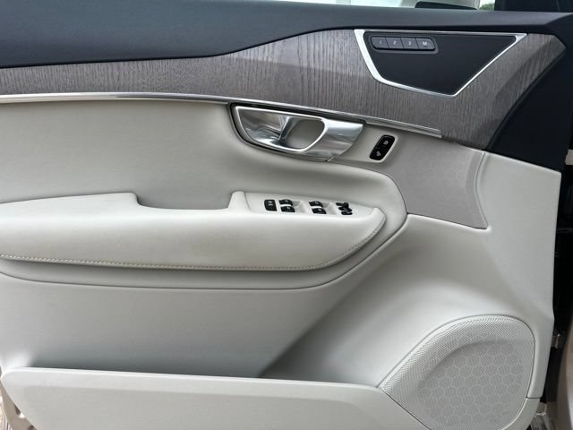 Certified 2023 Volvo XC90 B6 Plus AWD/4WD image 18