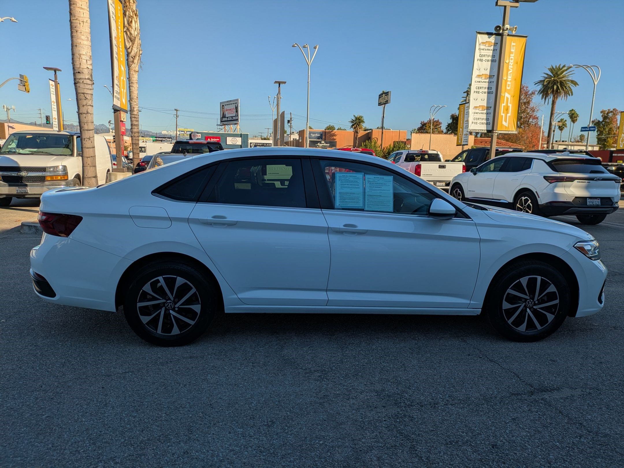 Used 2023 Volkswagen Jetta S image 4