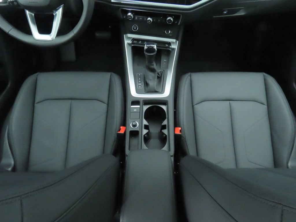 Used 2025 Audi Q3 2.0T Premium w/ Convenience Package image 17