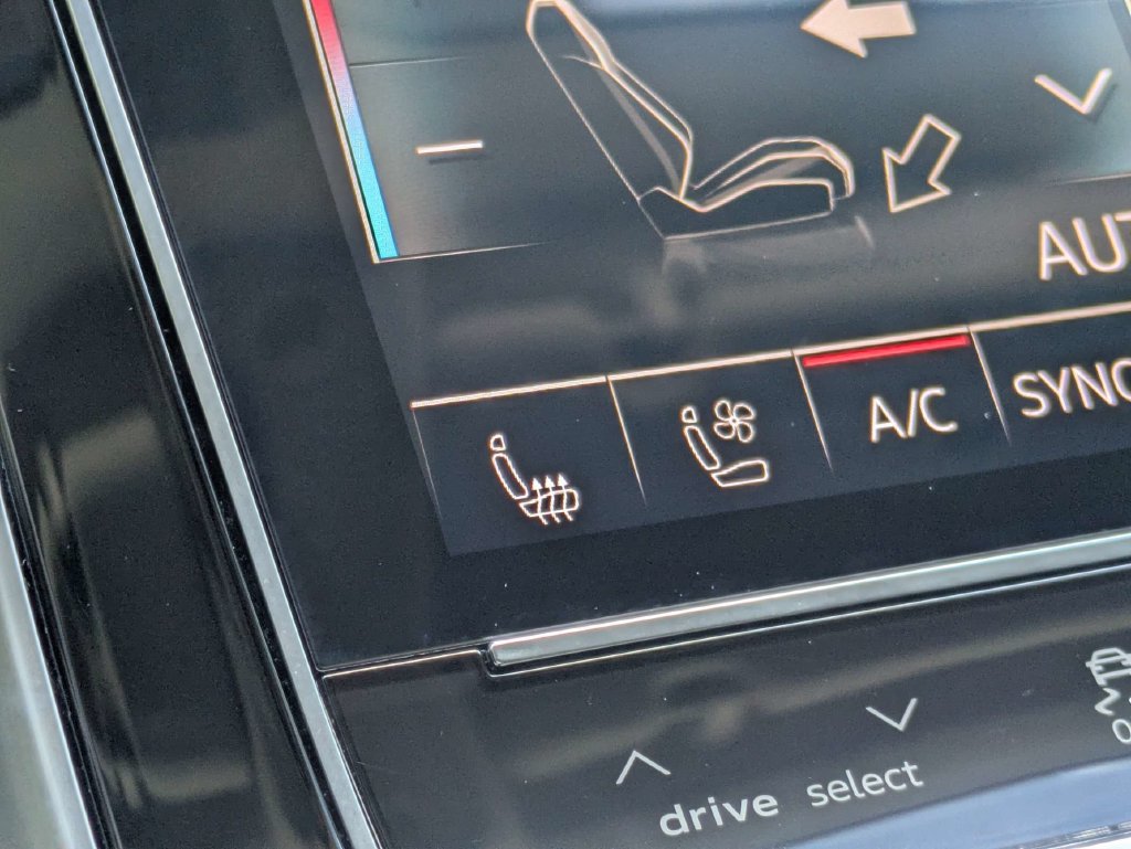 Used 2021 Audi Q8 Prestige w/ Prestige Package AWD/4WD image 31