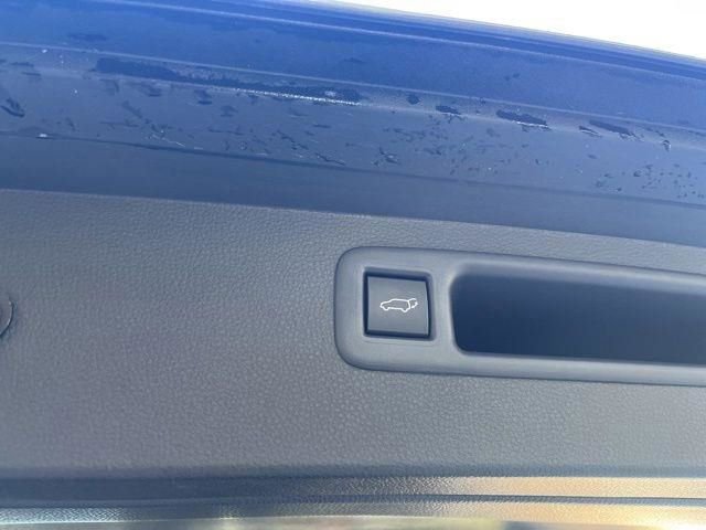 Used 2025 Toyota Highlander Platinum image 22