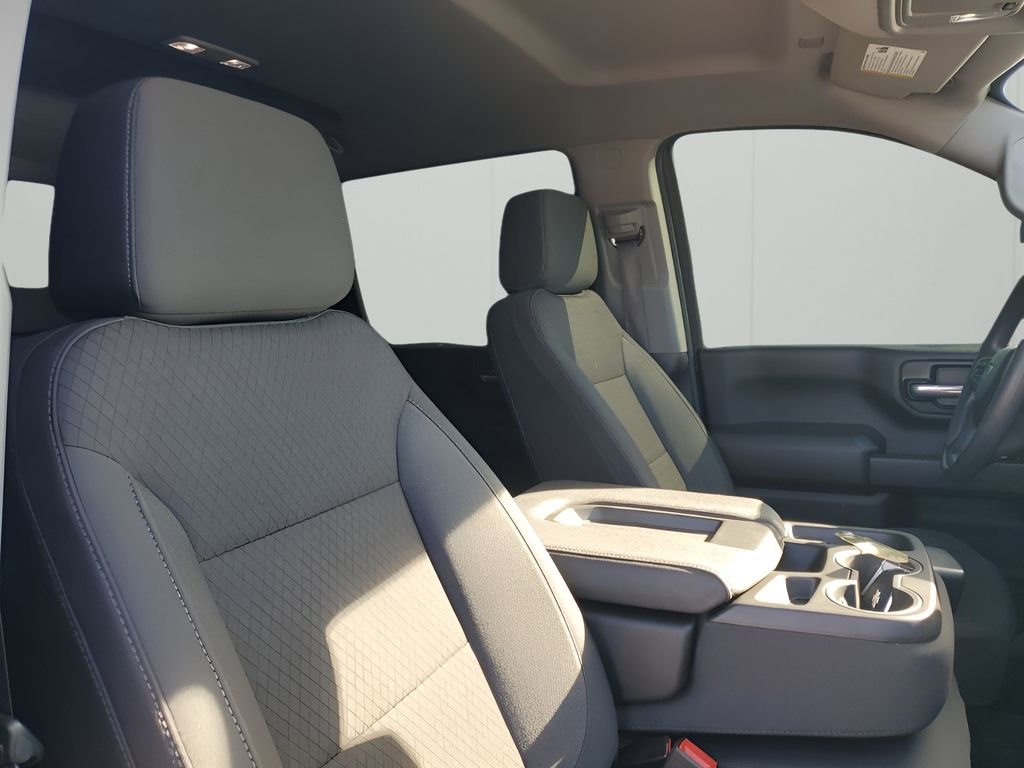 Used 2025 Chevrolet Silverado 2500 Custom w/ Custom Value Package image 15