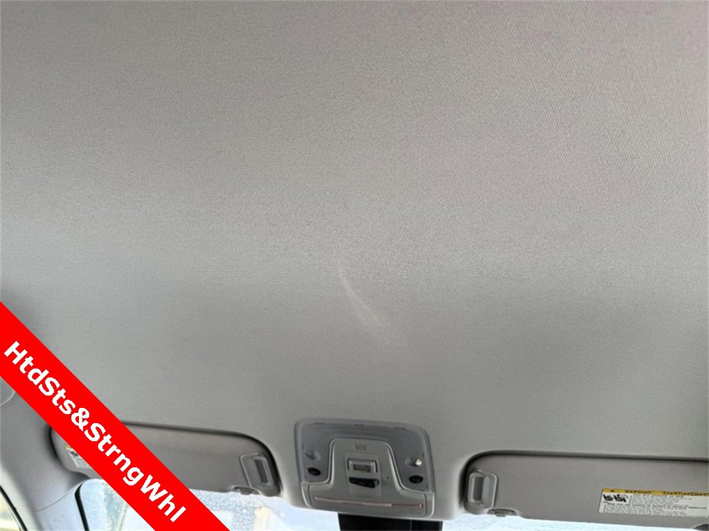 Used 2022 Toyota Prius XLE image 15