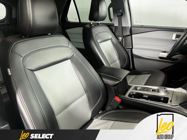 Used 2023 Ford Explorer XLT w/ Equipment Group 202A AWD/4WD image 10