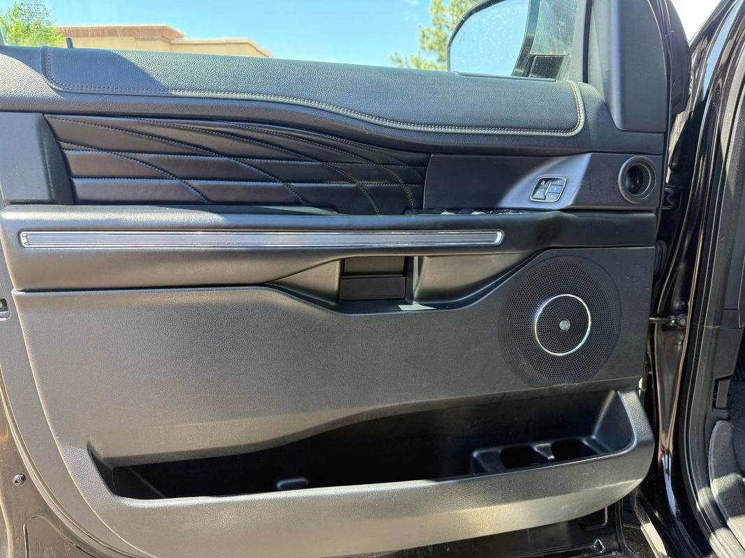 Used 2018 Ford Expedition Max Platinum AWD/4WD image 13