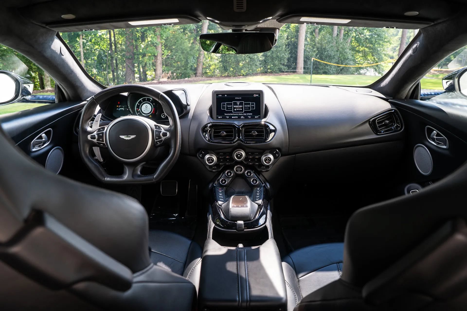 Used 2019 Aston Martin V8 Vantage Coupe RWD image 10
