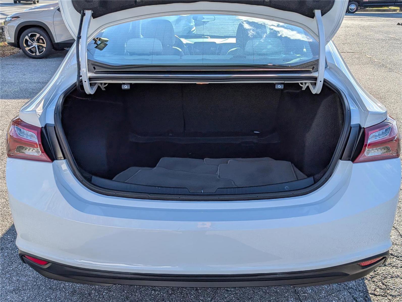 Used 2022 Chevrolet Malibu LT image 14