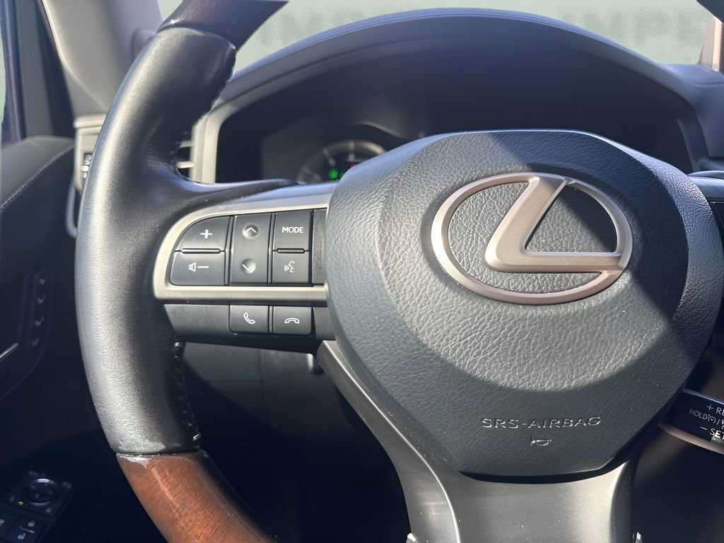 Used 2020 Lexus LX 570 4WD w/ Luxury Package image 15