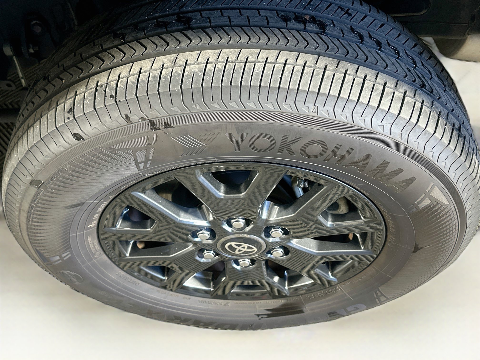 Used 2025 Toyota 4Runner SR5 AWD/4WD image 11