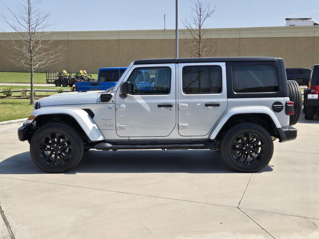 Used 2023 Jeep Wrangler Unlimited Sahara image 3