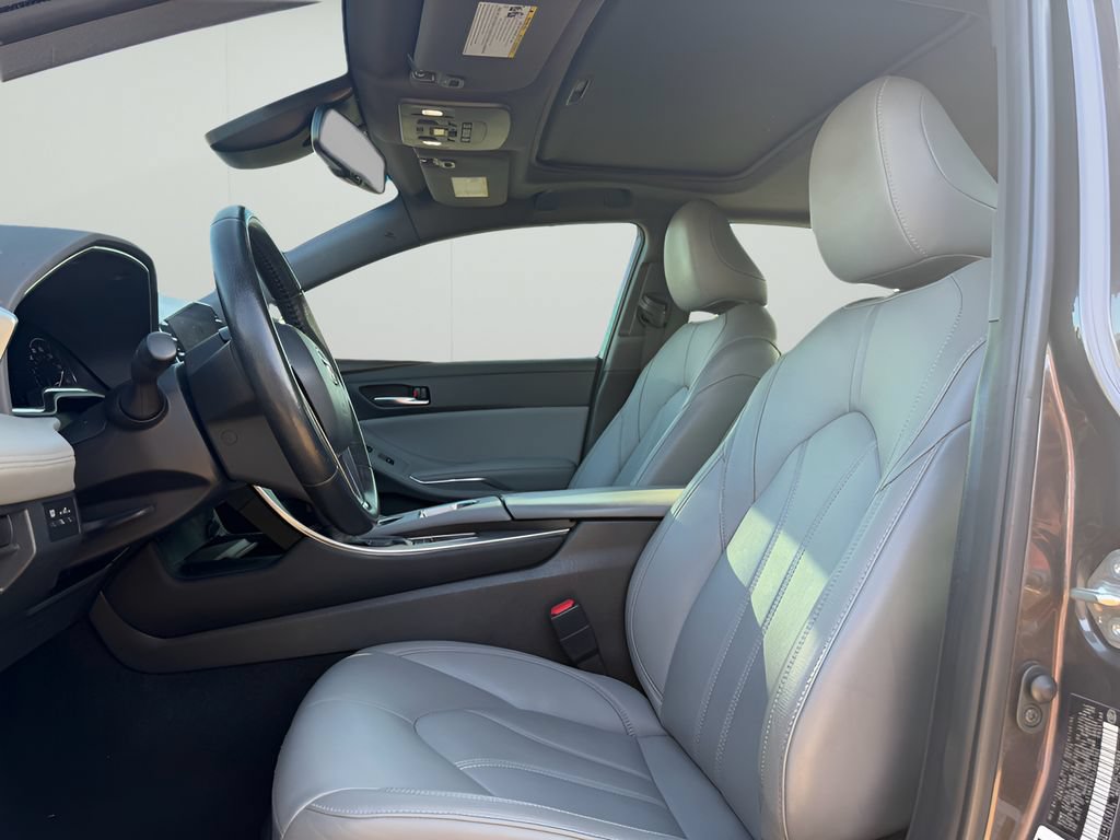 Used 2020 Toyota Avalon XLE w/ Moonroof Package FWD image 9