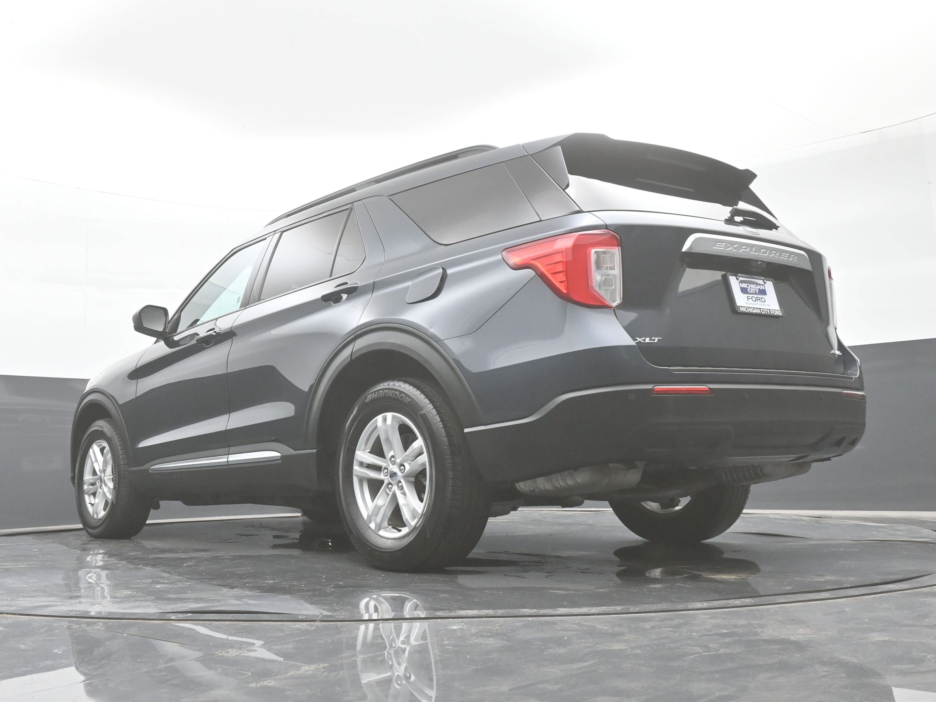 Used 2022 Ford Explorer XLT image 43