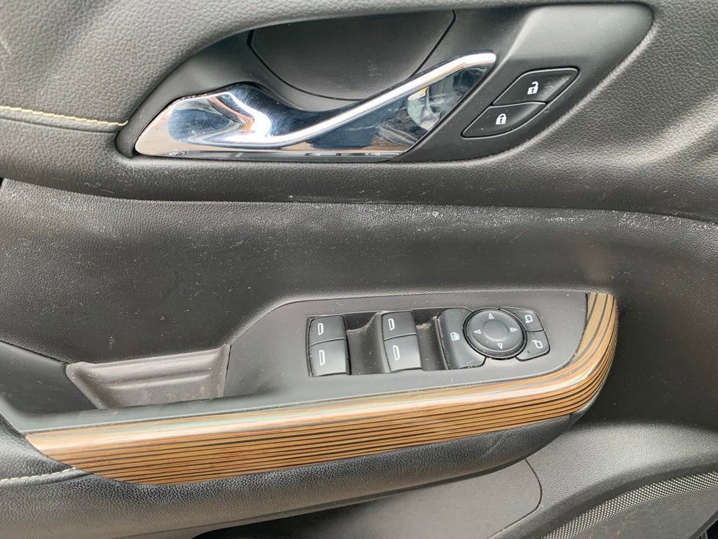 Used 2019 GMC Acadia SLE w/ LPO, Floor Liner Package image 13