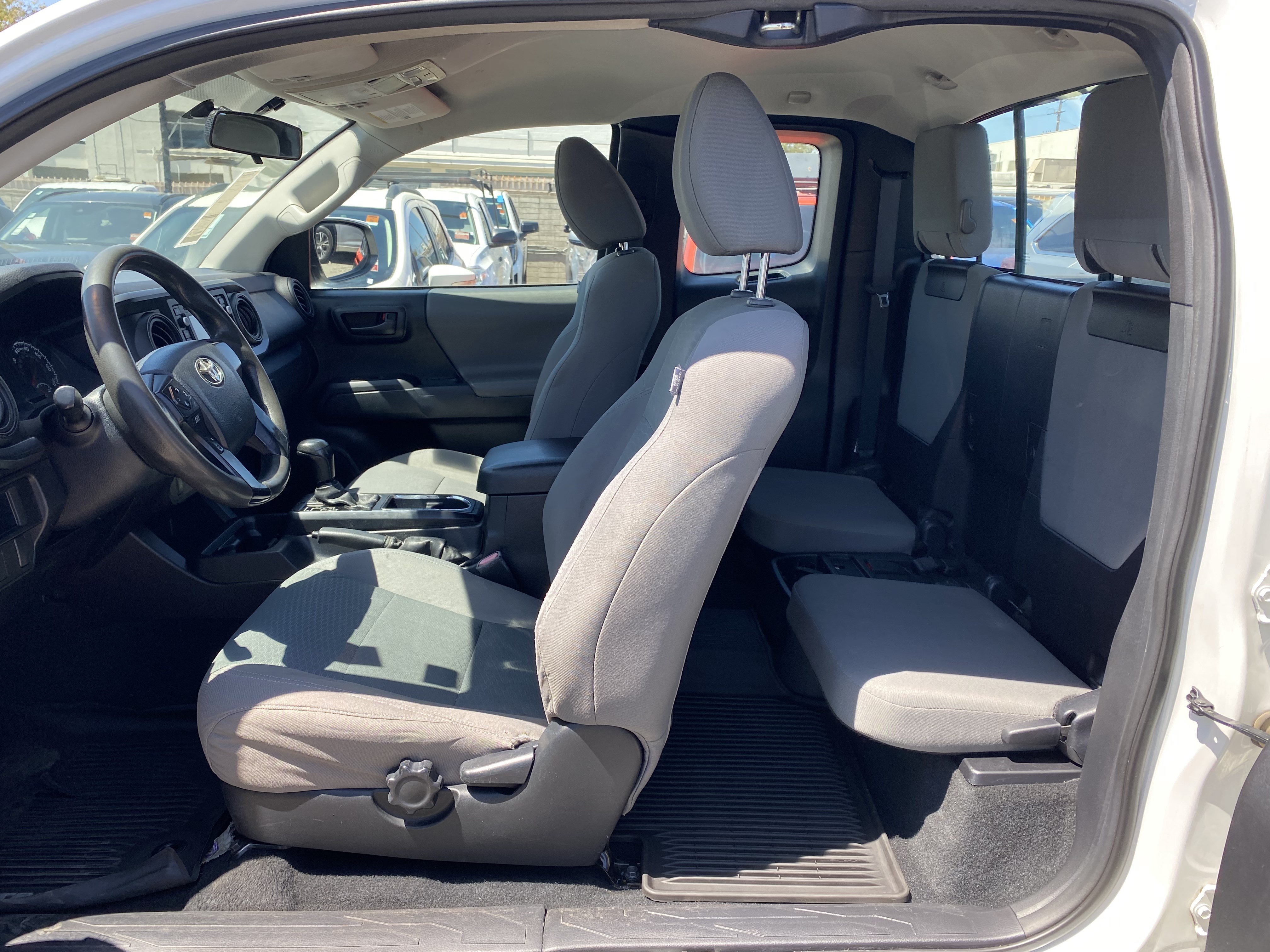 Used 2016 Toyota Tacoma SR RWD image 18