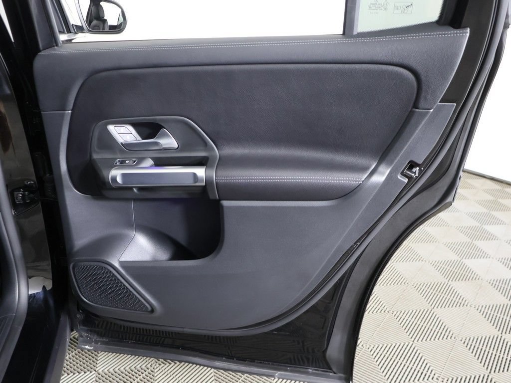 Used 2023 Mercedes-Benz GLB 250 4MATIC image 28