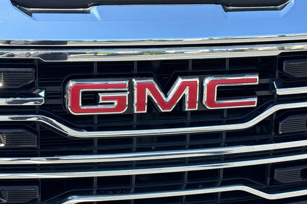 Used 2025 GMC Sierra 1500 SLT RWD image 8