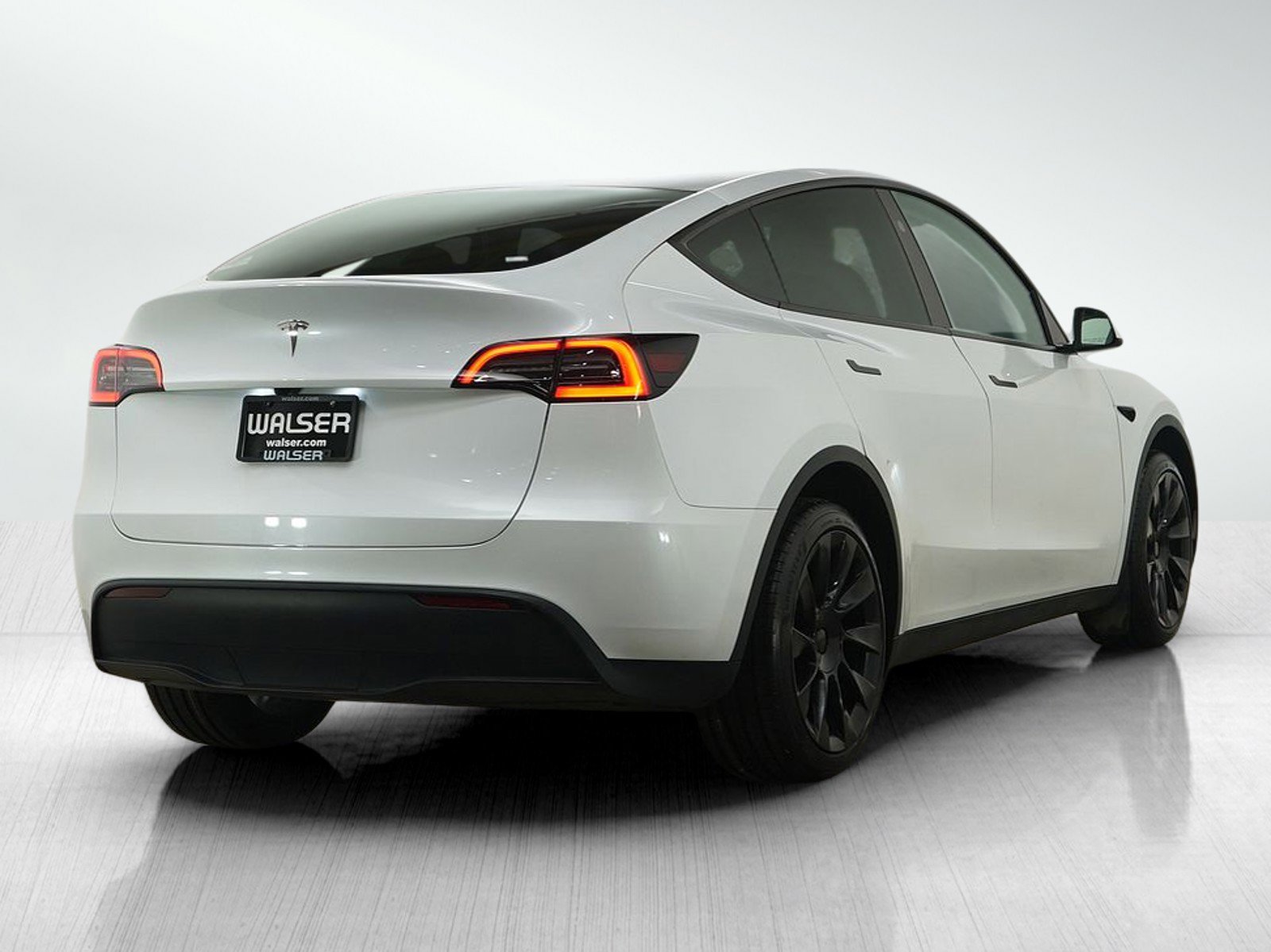 Used 2024 Tesla Model Y Long Range image 5
