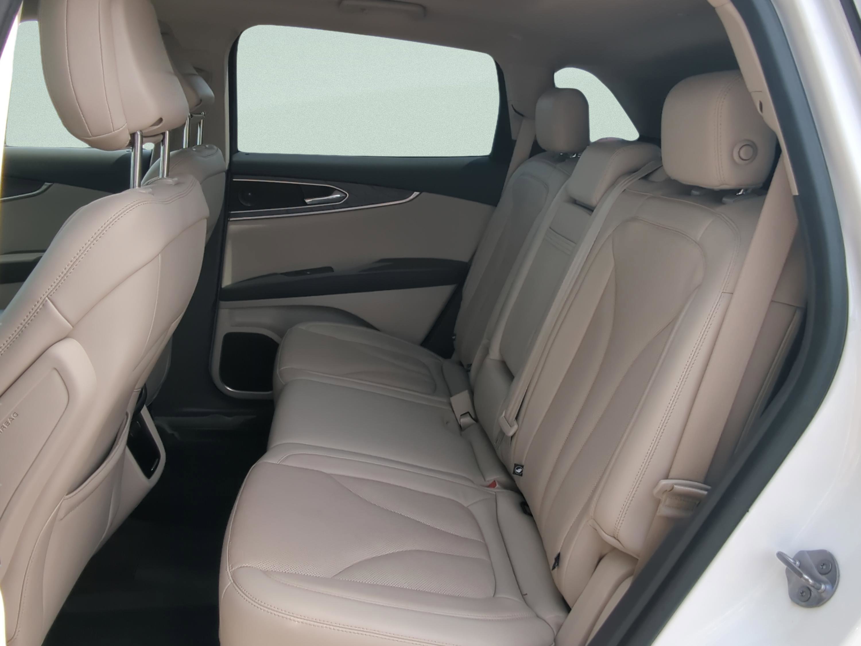 Used 2020 Lincoln Nautilus Reserve AWD/4WD image 11