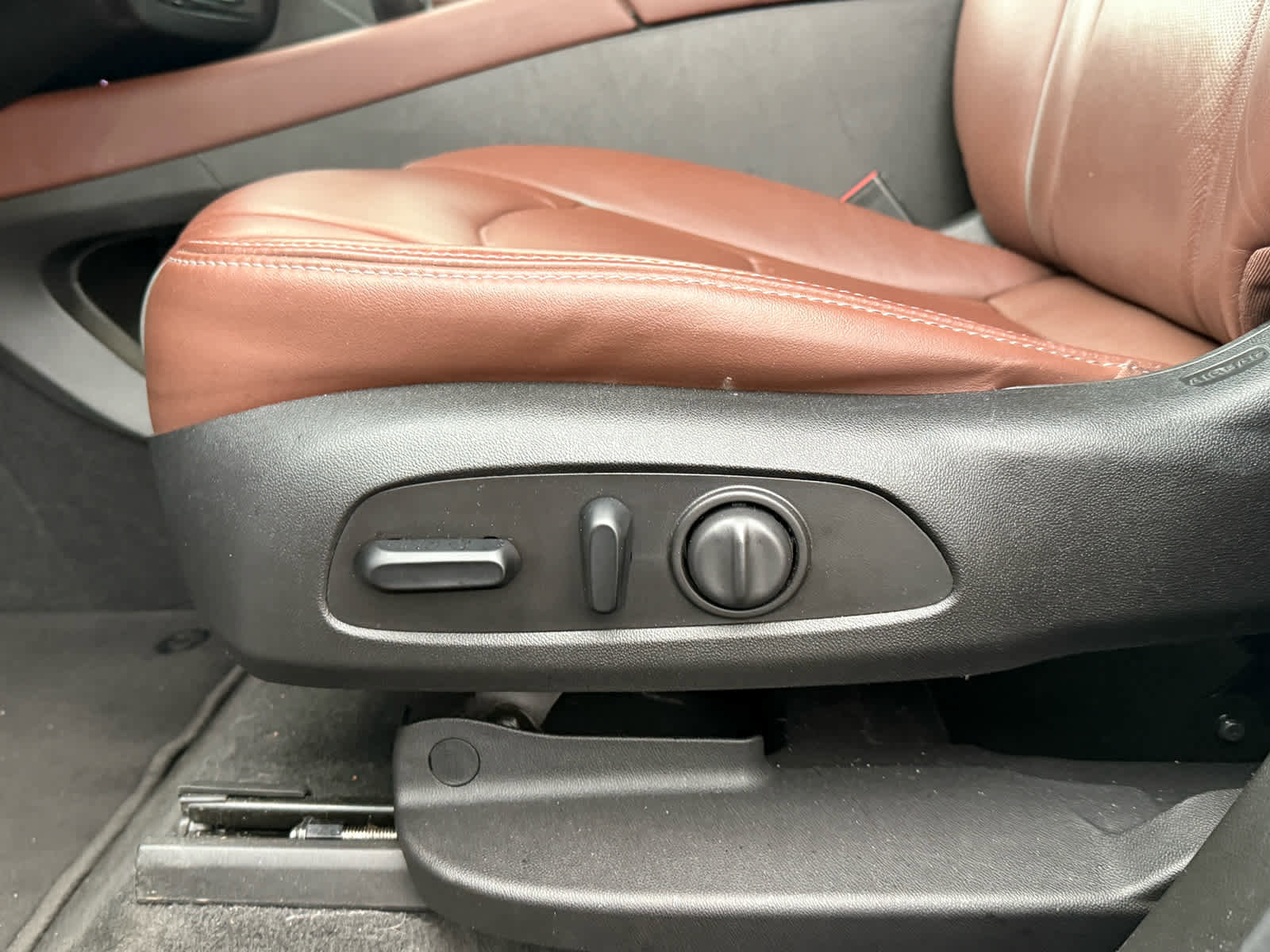 Used 2019 Buick Enclave Avenir w/ Avenir Technology Package image 12