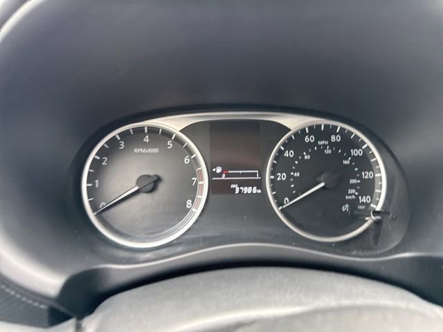 Used 2022 Nissan Kicks S image 14