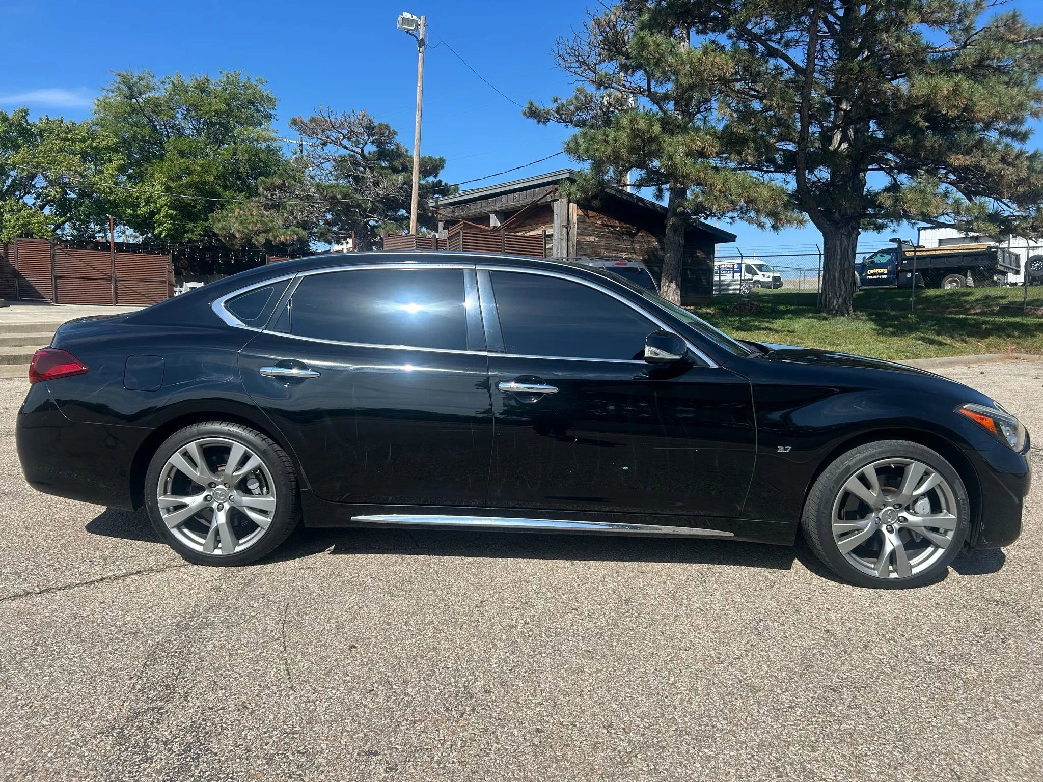 Used 2015 INFINITI Q70 L 3.7 image 7