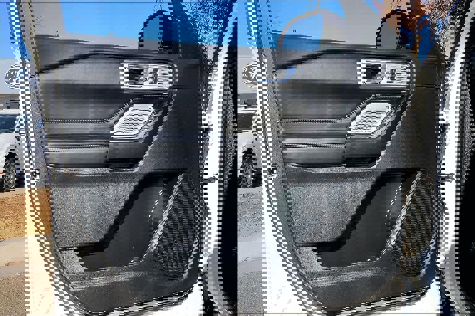 Used 2020 Ford Explorer Platinum w/ Premium Technology Package image 42