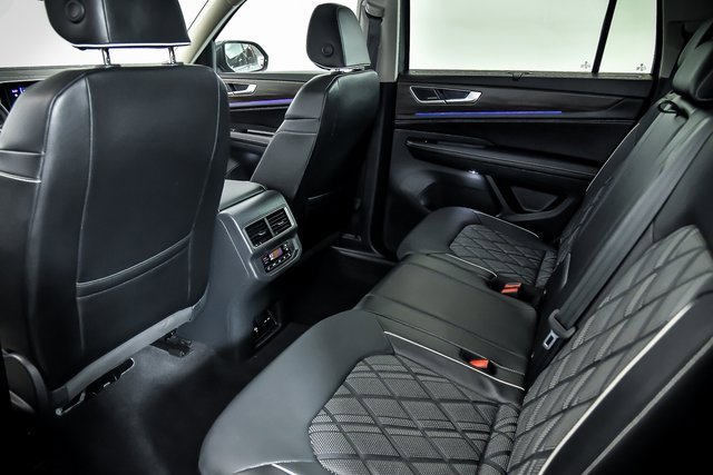 Certified 2025 Volkswagen Atlas SEL Premium R-Line image 10