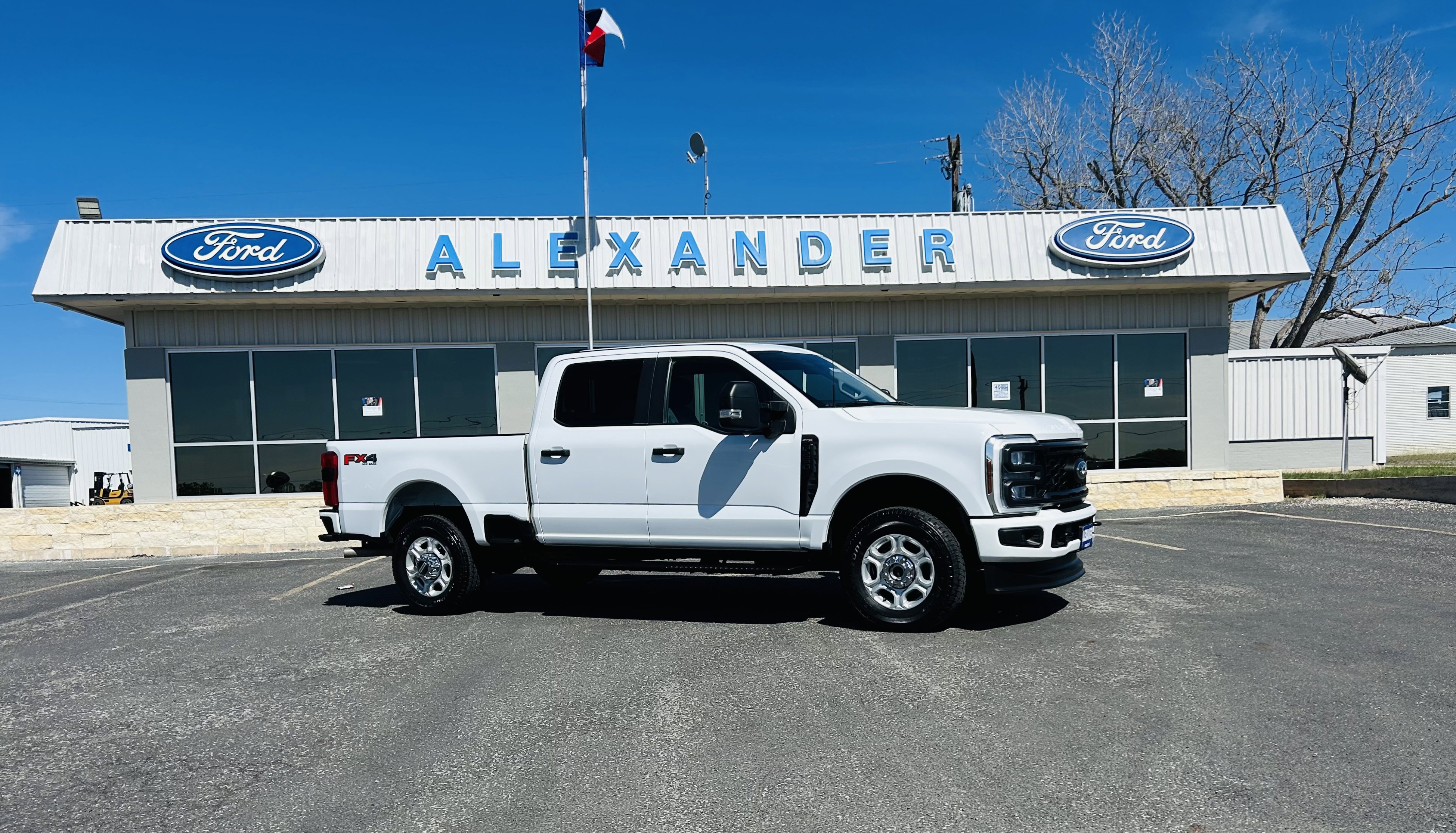 Used 2024 Ford F250 XL w/ STX Appearance Package AWD/4WD video 1