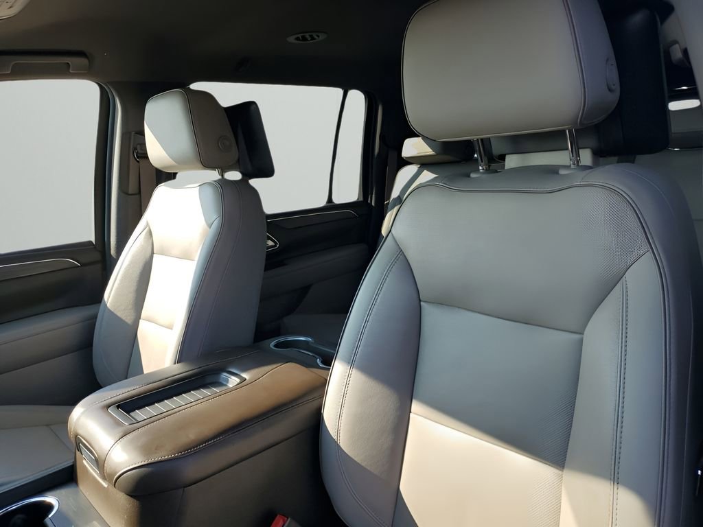 Used 2021 GMC Yukon XL SLT w/ Rear Media and Nav Package image 31