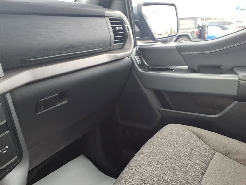 Used 2025 Ford F150 XLT w/ Equipment Group 302A MID image 20