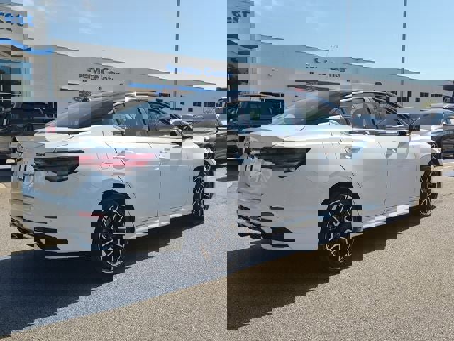 Used 2024 Nissan Sentra SR w/ SR Premium Package image 8