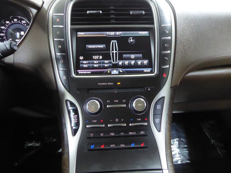Used 2016 Lincoln MKX Reserve w/ Luxury Package AWD/4WD image 13