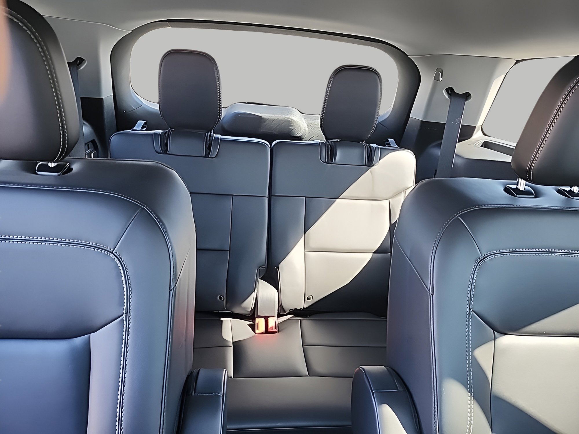 Certified 2023 Ford Explorer XLT w/ Equipment Group 202A image 8