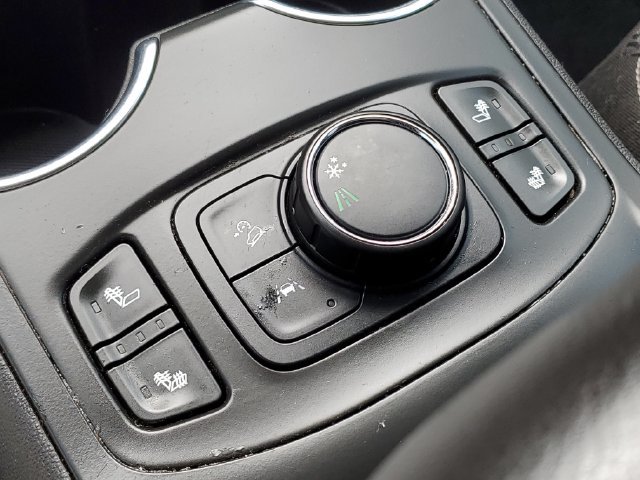 Used 2022 GMC Terrain SLE w/ Driver Convenience Package FWD image 25