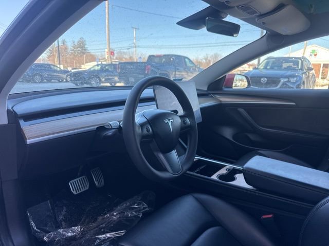 Used 2023 Tesla Model 3 Standard Range image 9