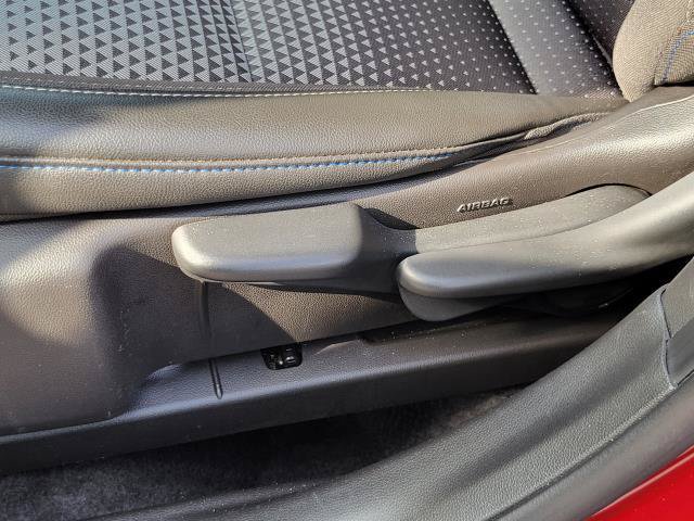 Used 2025 Chevrolet Trax LT FWD image 9