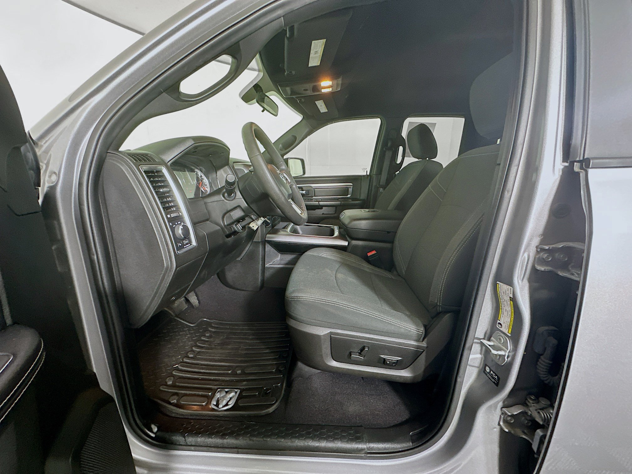 Used 2022 RAM 1500 Warlock RWD image 13