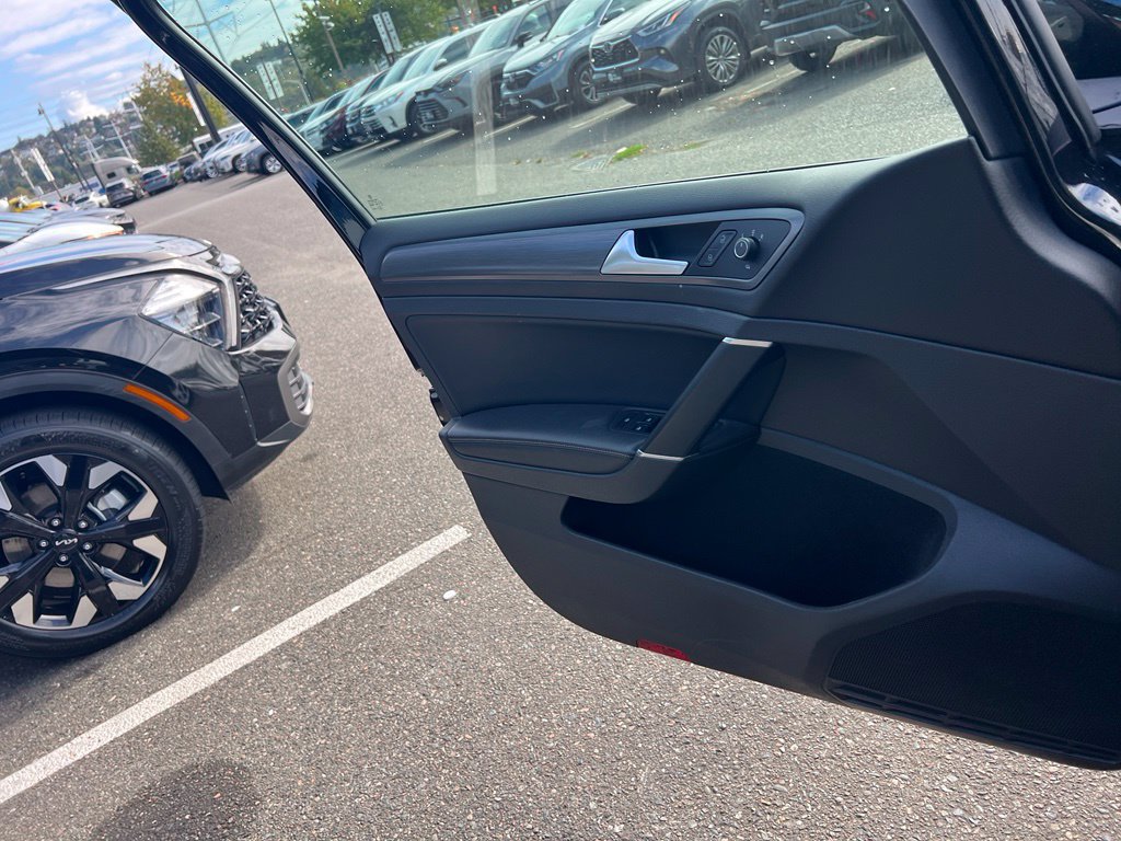 Used 2018 Volkswagen Golf SE FWD image 15