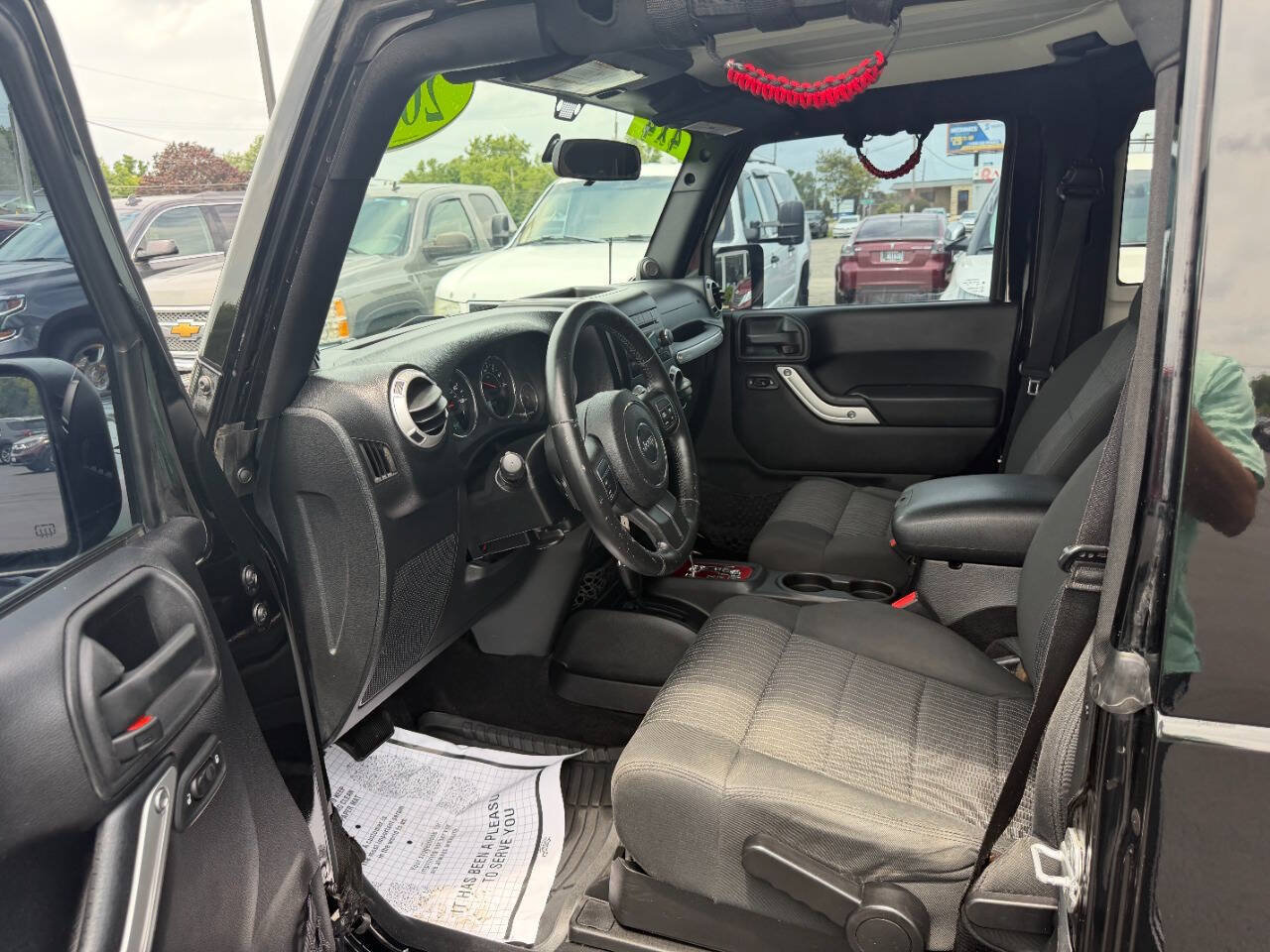 Used 2012 Jeep Wrangler Sahara AWD/4WD image 10