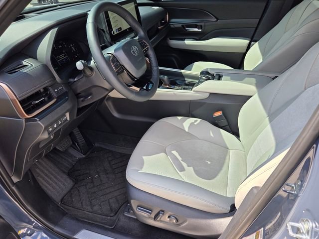 Used 2025 Toyota Grand Highlander AWD Hybrid image 7