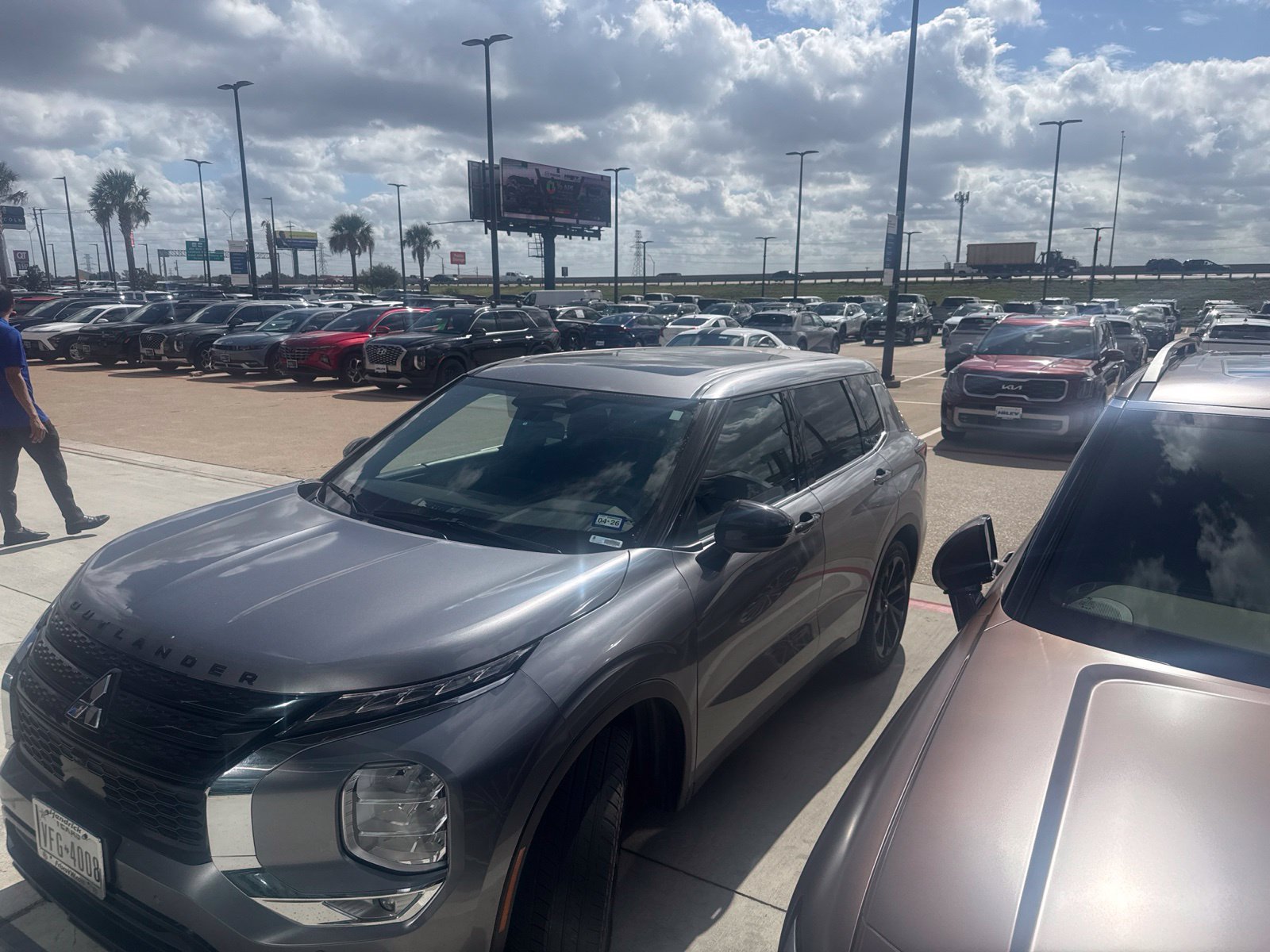 Used 2022 Mitsubishi Outlander SEL Black Edition FWD image 3