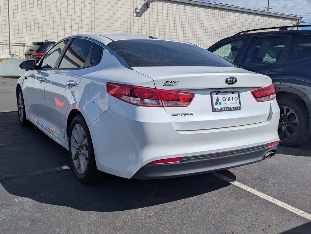 Used 2017 Kia Optima LX w/ Option Group 014 FWD image 5
